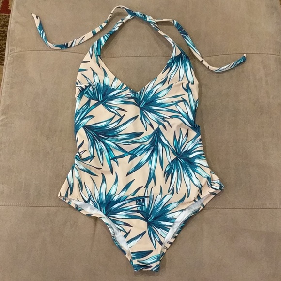 New Victoria's Secret Pink low-back swimsuit - Picture 3 of 5